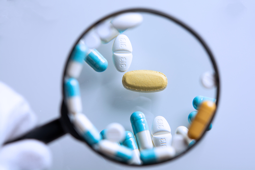 Farmaci contraffatti: a che cosa fare attenzione
