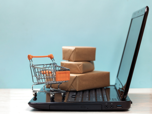 Acquisti online: le regole per non restare fregati