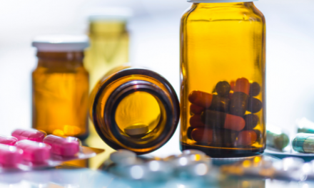 Farmaci contro il Covid venduti online: oscurati 30 siti